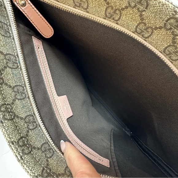 GUCCI GG Supreme Monogram Pink Lined Medium Flat Crossbody Messenger Bag Canvas - Picture 12 of 17